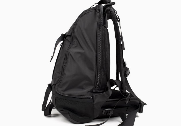 head-porter-black-beauty-backpack-1