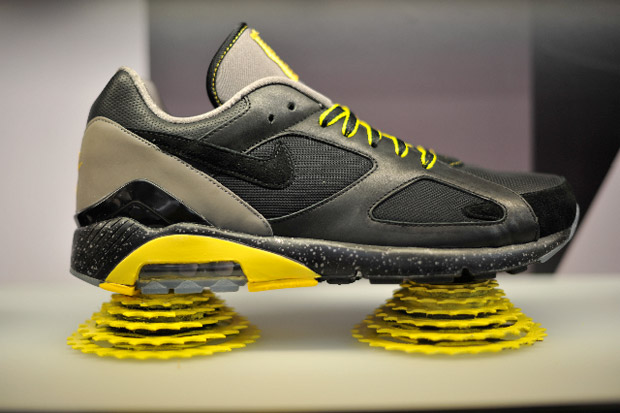 nike-livestrong-air-max-shoe-gallery-release-1