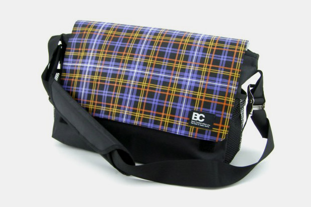 base-control-plaid-messenger-bag-backpack