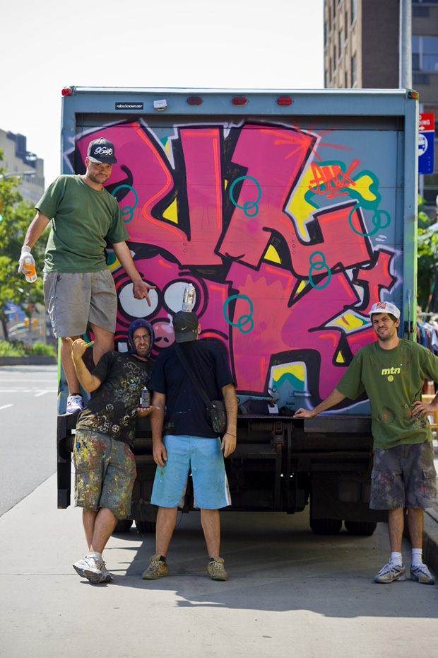 os-gemeos-coyo-finok-ise-graffiti-truck-art