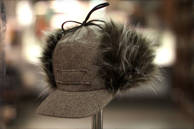 gaunlets-2009-fall-winter-headwear