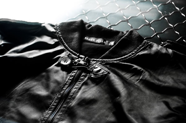 black-scale-android-homme-sneakers-jacket