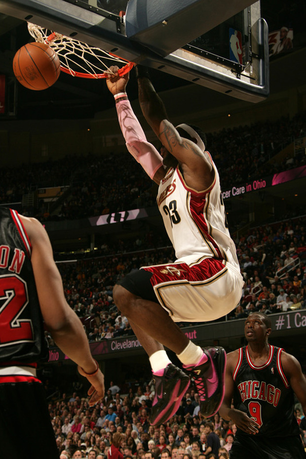 Nike Basketball LeBron James VII \
